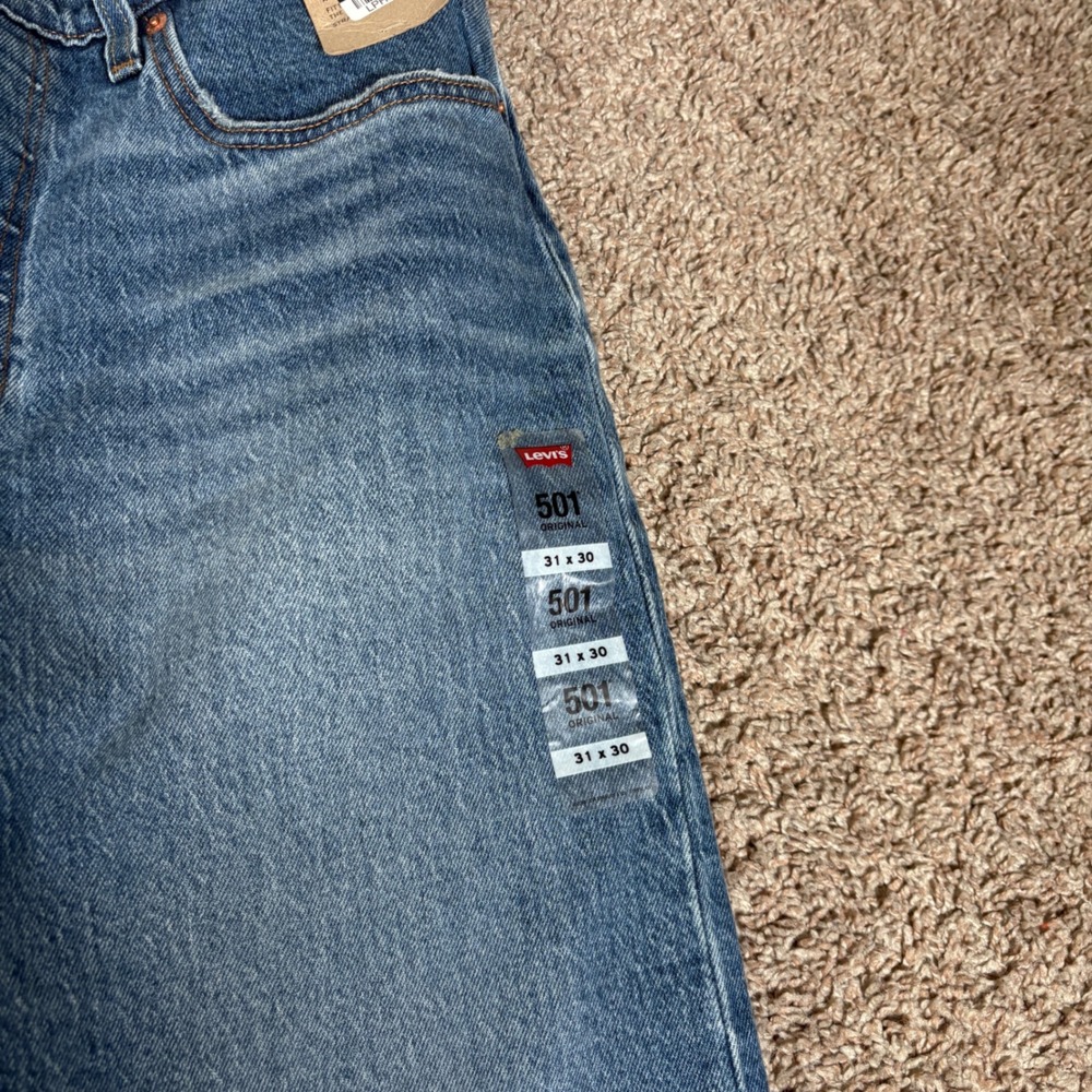 Levi's 501 Original Fit Button Fly Jeans Women's 31x30 Blue Denim - Picture 3 of 9